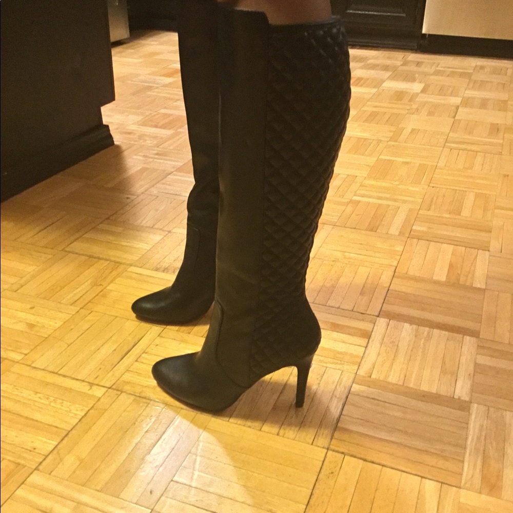 BCBG boots